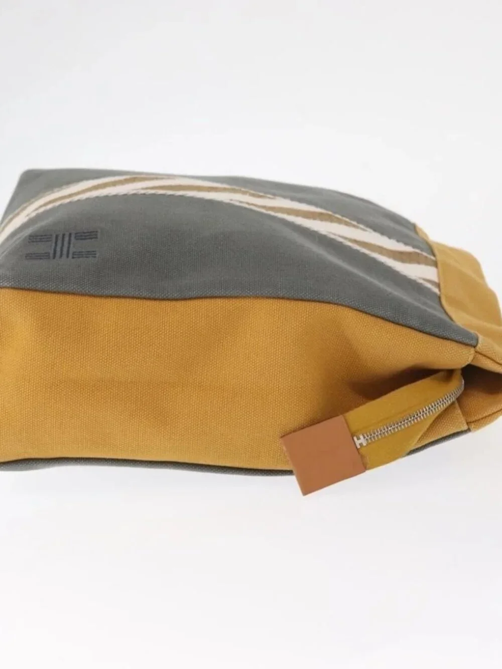 HERMES Jimetu Jumping Pouch Canvas Gray Auth - Picture 5 of 15